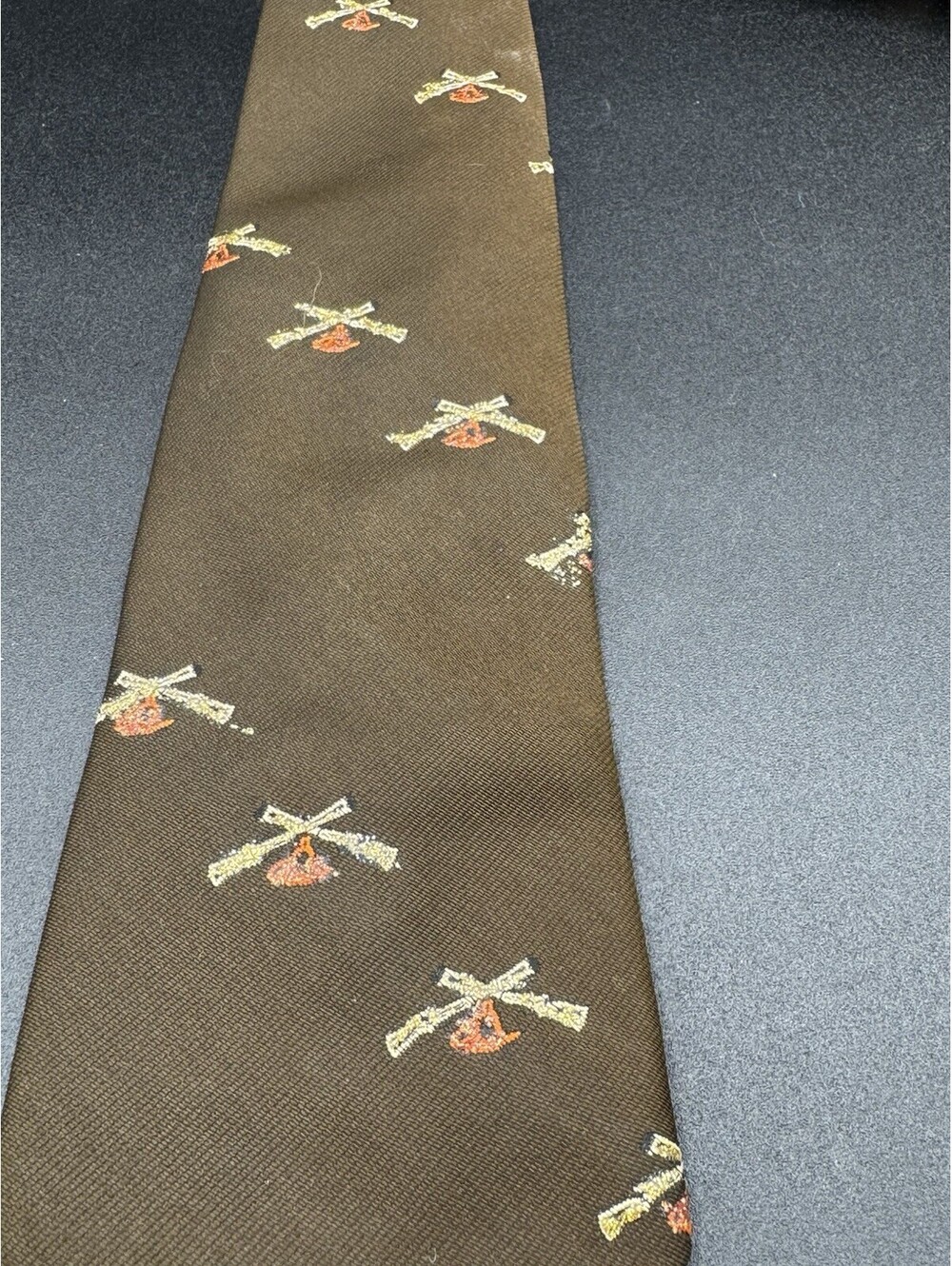 Vintage 60s Hughes Hatcher Suffrin Superba Hunting Rifle Tie Dacron Brown
